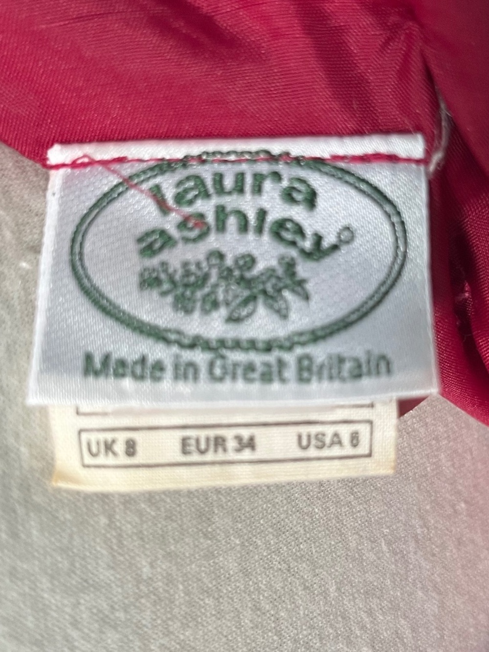 Gorgeous Laura Ashley wine coloured velvet dress, Sz 6 - Picture 10 of 11